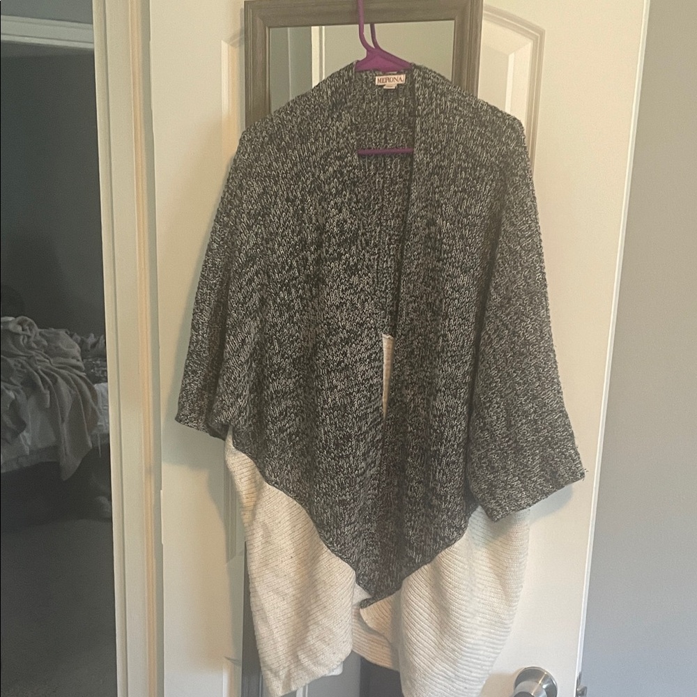 Merona Black and Cream Open Front Poncho